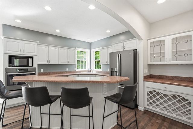 81 Sheffield Dr, Belchertown, MA 01007