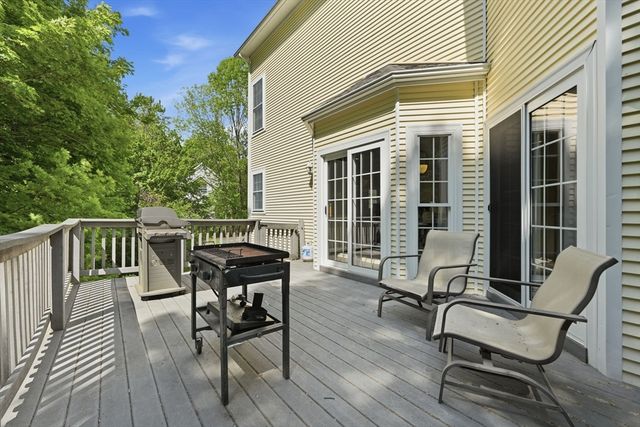 81 Sheffield Dr, Belchertown, MA 01007