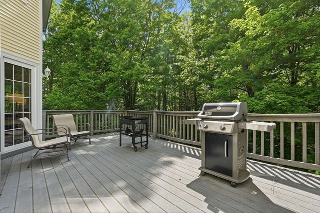 81 Sheffield Dr, Belchertown, MA 01007