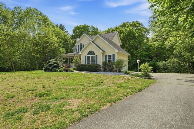 81 Sheffield Dr, Belchertown, MA 01007
