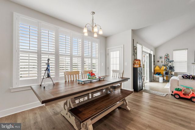6 HENRY HOUSE CIR, Taneytown, MD 21787