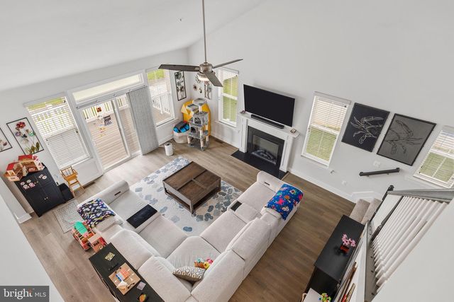 6 HENRY HOUSE CIR, Taneytown, MD 21787