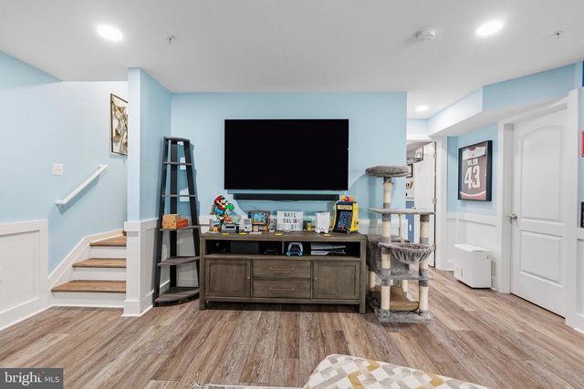 6 HENRY HOUSE CIR, Taneytown, MD 21787