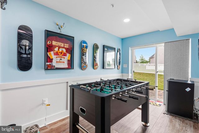 6 HENRY HOUSE CIR, Taneytown, MD 21787