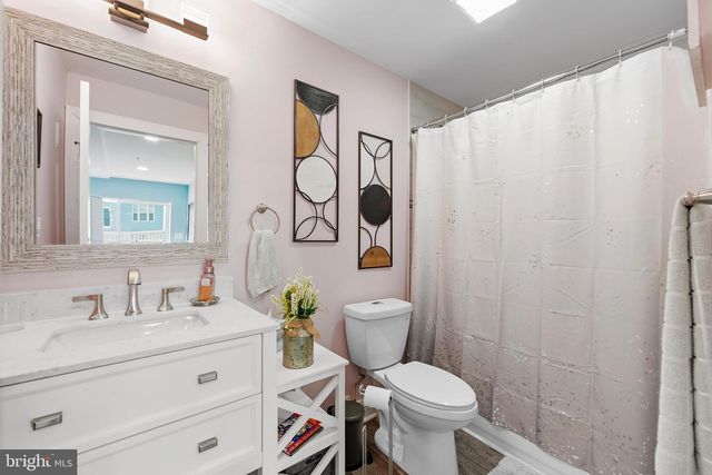 6 HENRY HOUSE CIR, Taneytown, MD 21787