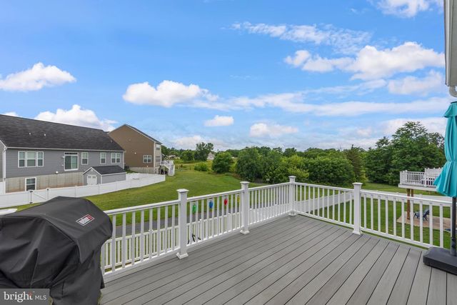 6 HENRY HOUSE CIR, Taneytown, MD 21787