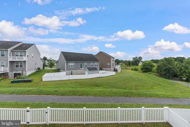 6 HENRY HOUSE CIR, Taneytown, MD 21787