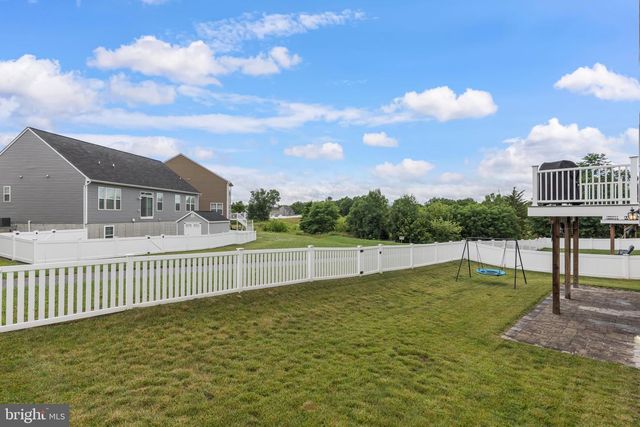 6 HENRY HOUSE CIR, Taneytown, MD 21787