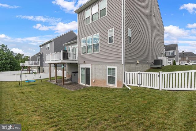 6 HENRY HOUSE CIR, Taneytown, MD 21787