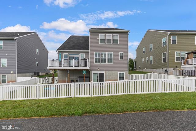 6 HENRY HOUSE CIR, Taneytown, MD 21787