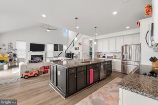 6 HENRY HOUSE CIR, Taneytown, MD 21787