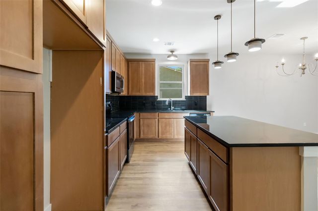 150 Palikea CT, Bastrop, TX 78602