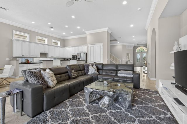 142 Viera Drive, Palm Beach Gardens, FL 33418