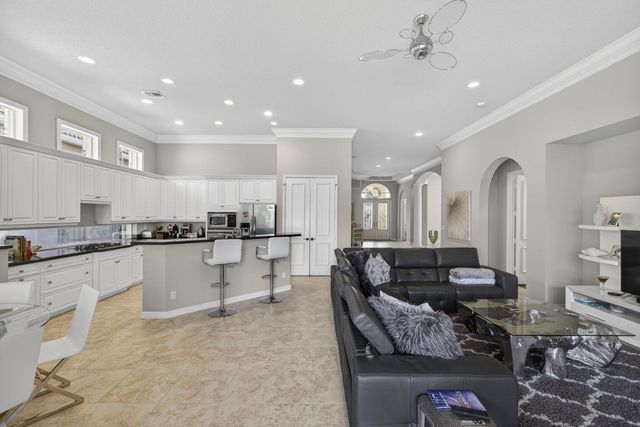 142 Viera Drive, Palm Beach Gardens, FL 33418