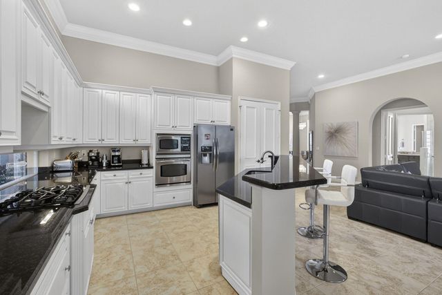 142 Viera Drive, Palm Beach Gardens, FL 33418