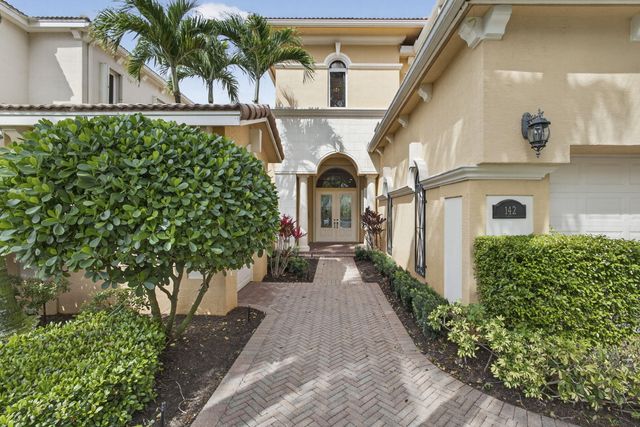 142 Viera Drive, Palm Beach Gardens, FL 33418