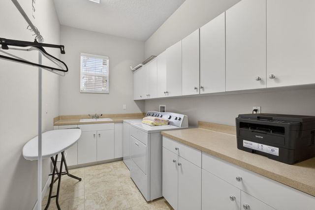 142 Viera Drive, Palm Beach Gardens, FL 33418