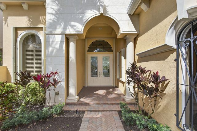 142 Viera Drive, Palm Beach Gardens, FL 33418