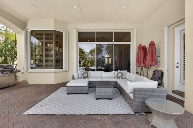 142 Viera Drive, Palm Beach Gardens, FL 33418