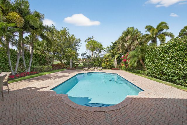 142 Viera Drive, Palm Beach Gardens, FL 33418