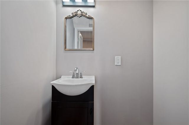 85 Harwood St, Mt Washington, PA 15211