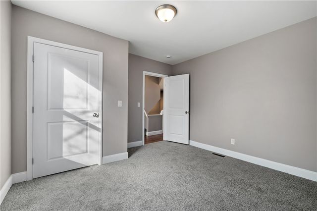 85 Harwood St, Mt Washington, PA 15211