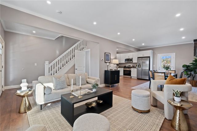 85 Harwood St, Mt Washington, PA 15211