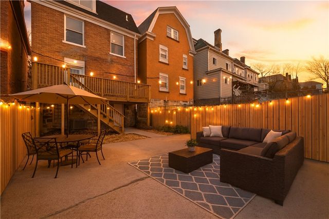 85 Harwood St, Mt Washington, PA 15211