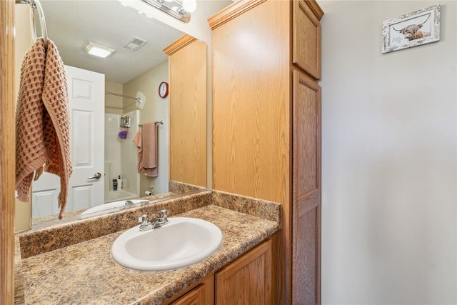 2101 Meadow Court 602, Des Moines, IA 50320