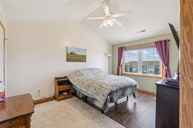 2101 Meadow Court 602, Des Moines, IA 50320