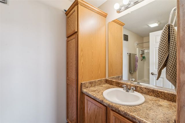 2101 Meadow Court 602, Des Moines, IA 50320