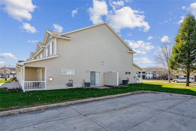 2101 Meadow Court 602, Des Moines, IA 50320