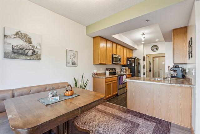 2101 Meadow Court 602, Des Moines, IA 50320