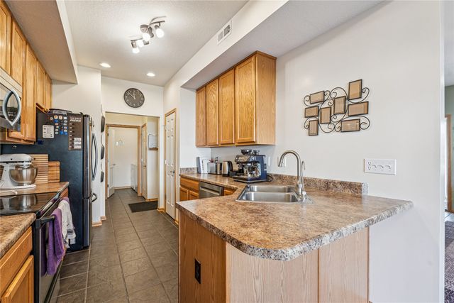 2101 Meadow Court 602, Des Moines, IA 50320