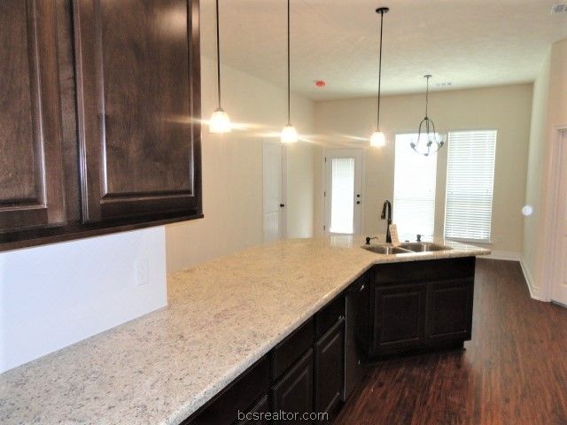 1014 Dove Run Trail, College Station, TX 77845