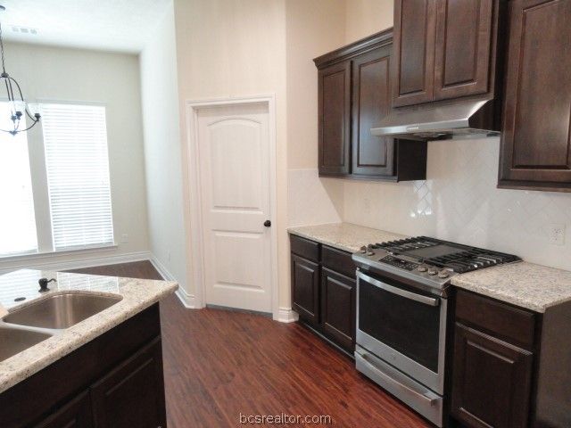 1014 Dove Run Trail, College Station, TX 77845