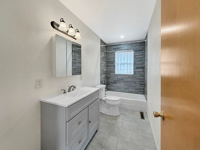 714 6th Street, Traer, IA 50675