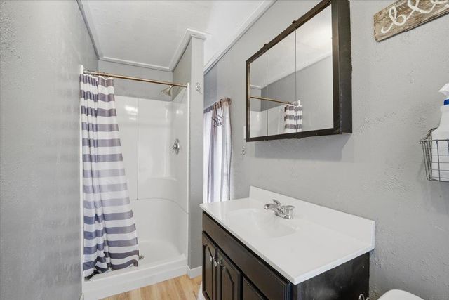 711 SW 6th Street, Independence, IA 50644