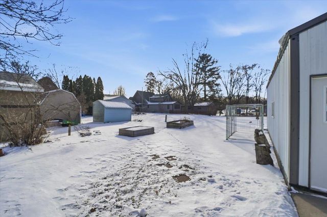 711 SW 6th Street, Independence, IA 50644