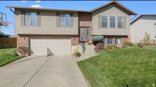 5655 S VILLAGE WAY, South Ogden, UT 84403