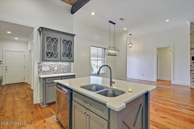 200 Grace Drive, Flowood, MS 39232