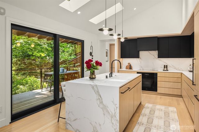5 Lindley Road, Mercer Island, WA 98040