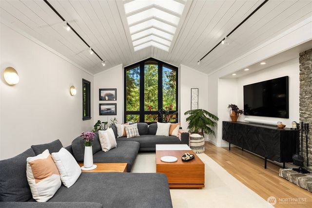 5 Lindley Road, Mercer Island, WA 98040