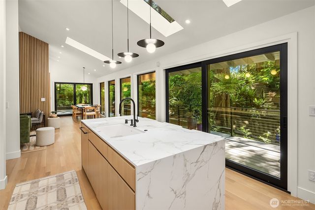 5 Lindley Road, Mercer Island, WA 98040