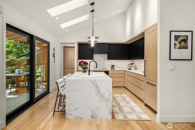 5 Lindley Road, Mercer Island, WA 98040