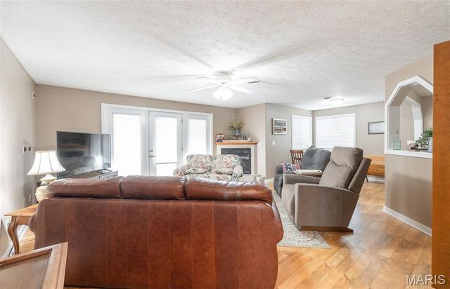 315 Bobby Dale Drive, Waynesville, MO 65583