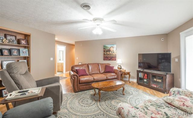 315 Bobby Dale Drive, Waynesville, MO 65583