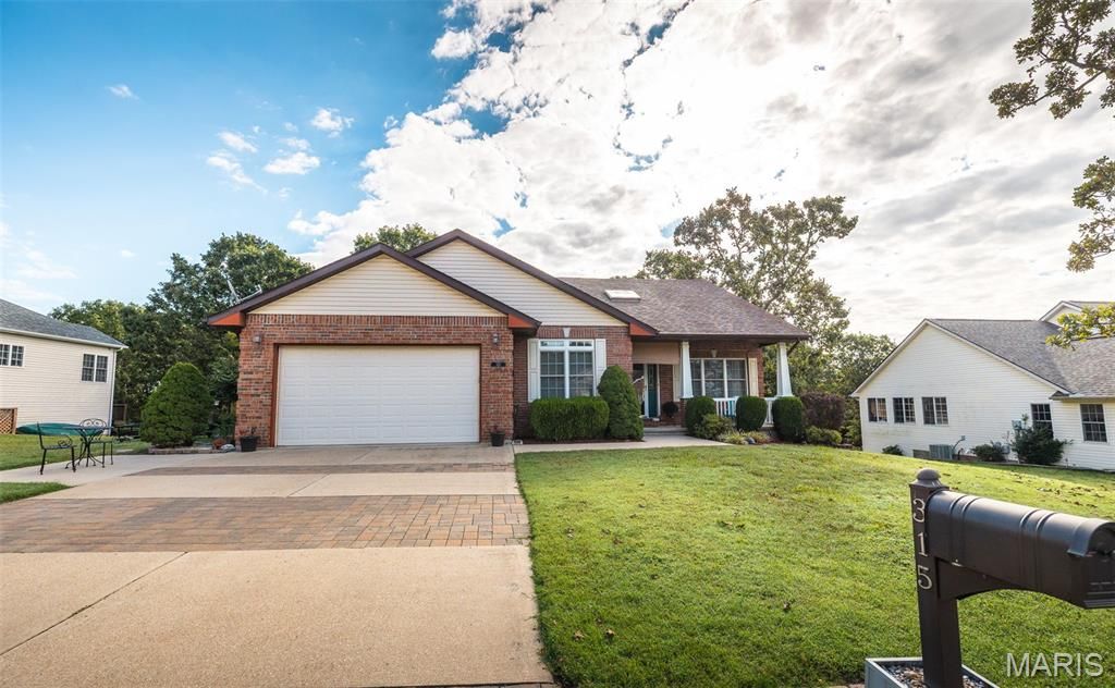 315 Bobby Dale Drive, Waynesville, MO 65583