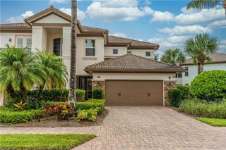 8070 Players Cove DR 102, Naples, FL 34113