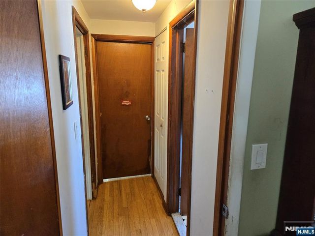 127 Glenwild Avenue, Bloomingdale, NJ 07403